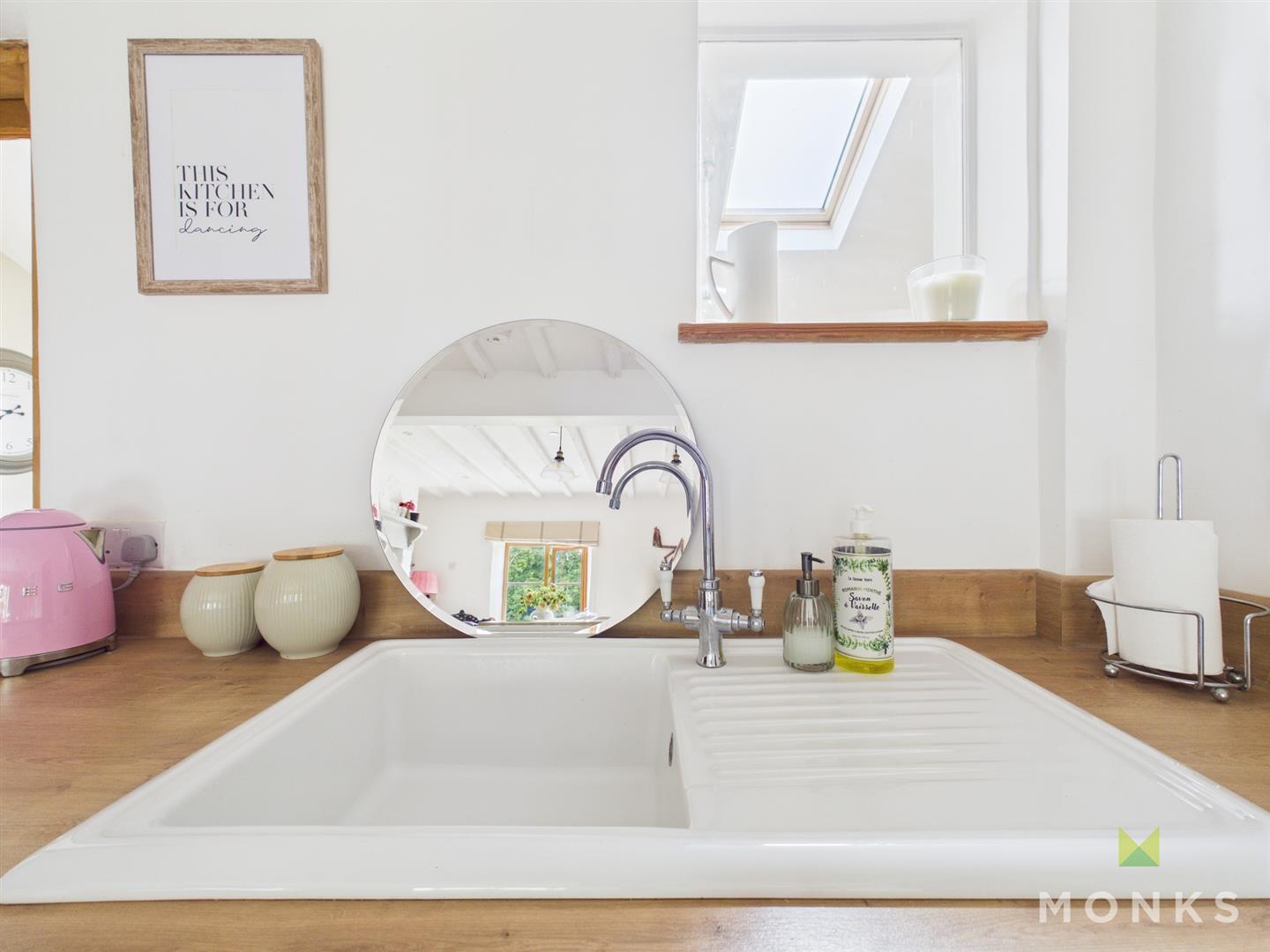 The Waen Cottage , Oswestry, SY10 8JD SSTC